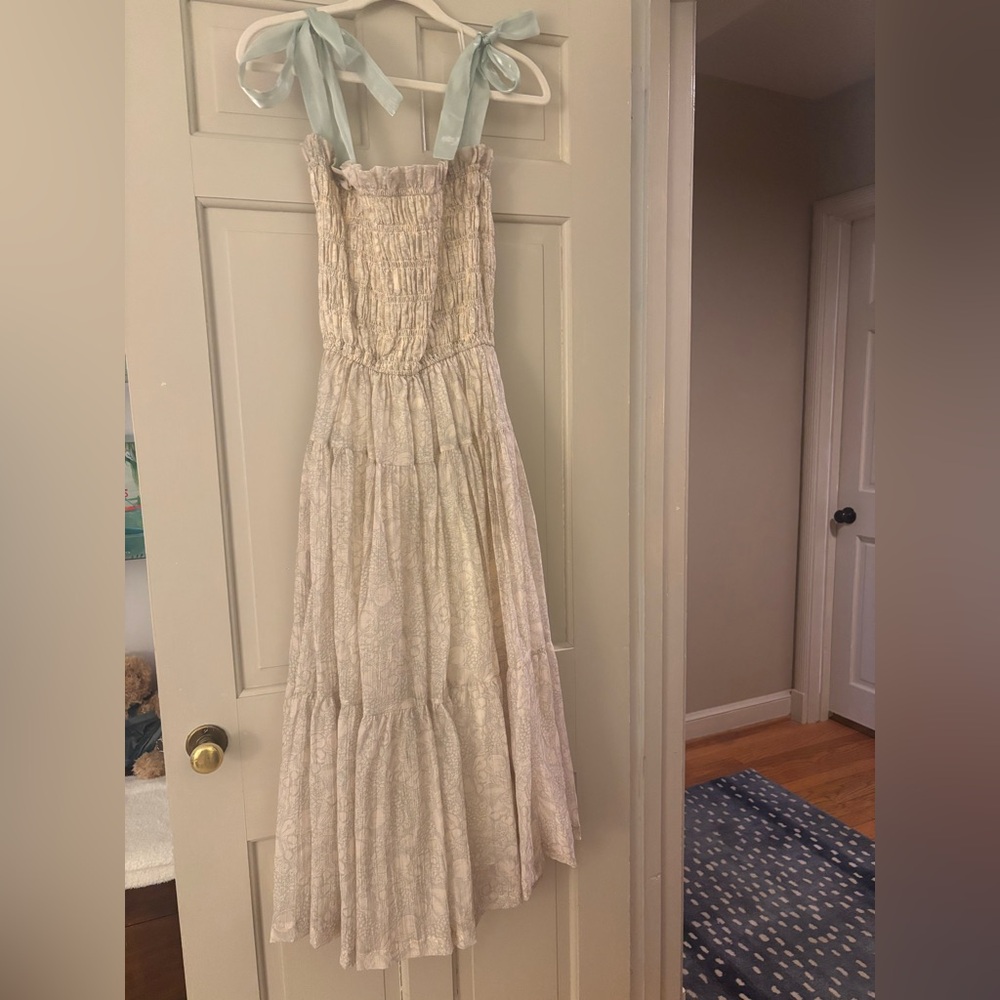 Elegant Cream Maxi Dress - Picture 3 of 5